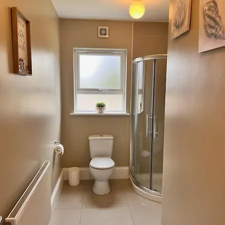Spacious 4 Bedroom Perfect Location Buncrana