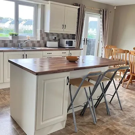 Holiday home Spacious 4 Bedroom Perfect Location Buncrana