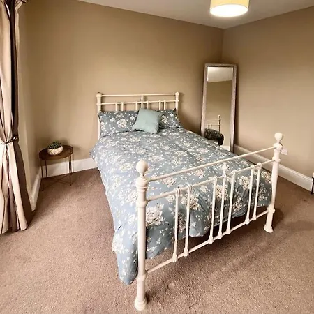 Spacious 4 Bedroom Perfect Location Buncrana