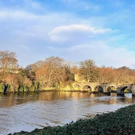 Дом отдыха Spacious 4 Bedroom Perfect Location *